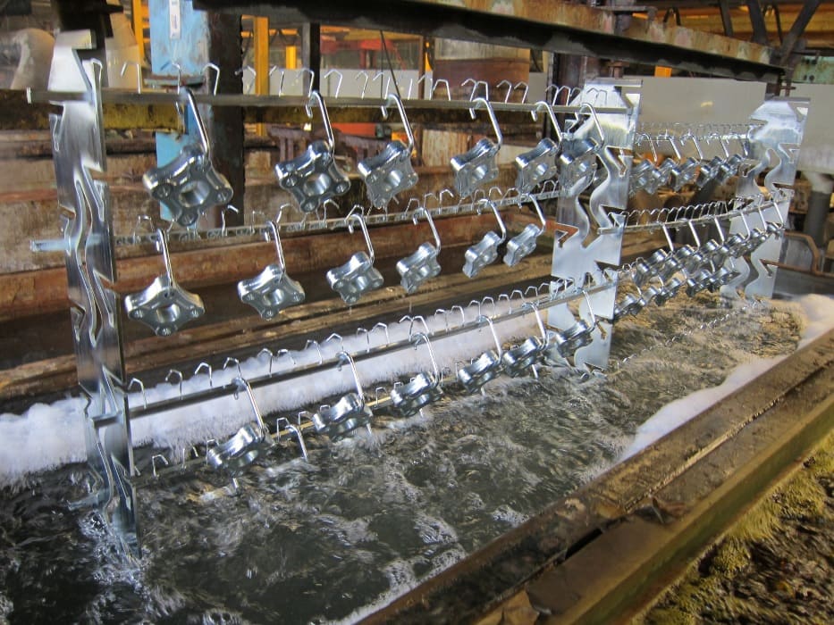 Traitement surface zingage pièce métallique